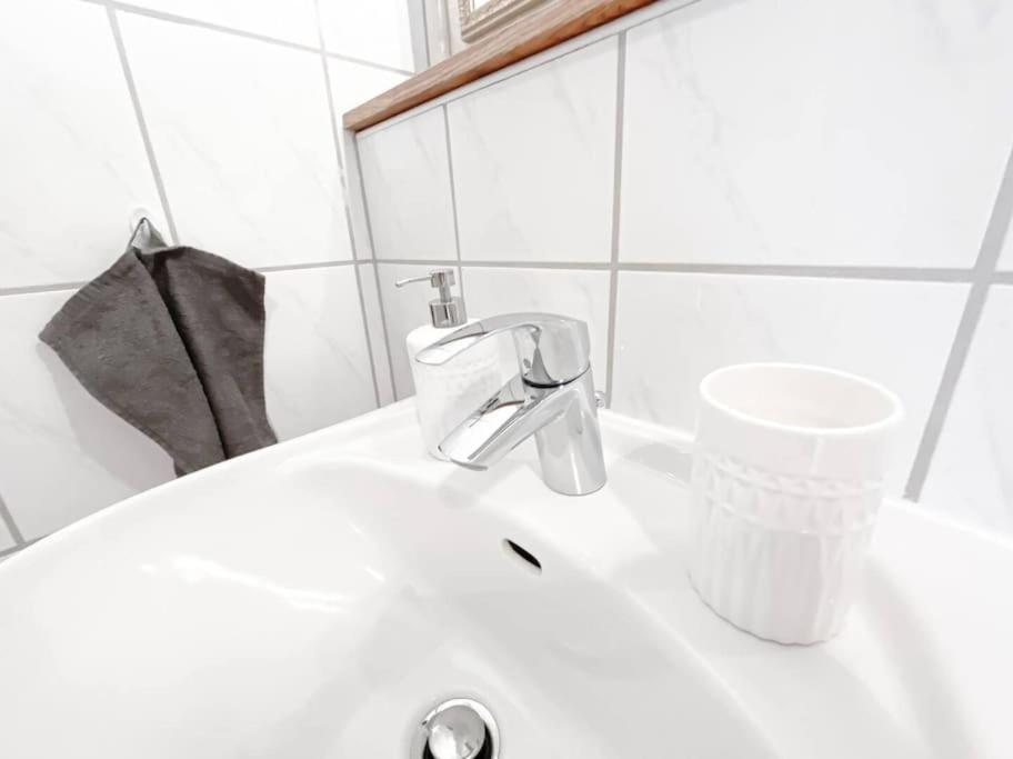 Schoene Ferienwohnung Mit Blick Ueber Stadtwald Lipsko Exteriér fotografie